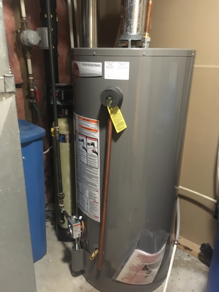 Thorncliffe, AB - Plumber needed: change hot water tank Thorncliffe, AB - Plumber needed: change hot water tank