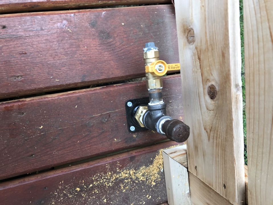 Thorncliffe, AB - Call out plumber needed to install gas line to bbq on deck Thorncliffe, AB - Call out plumber needed to install gas line to bbq on deck