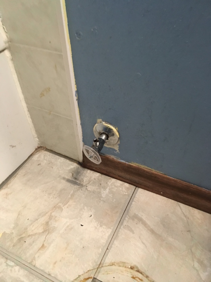 Thorncliffe, AB - Plumber needed: remove toilet. Replace shut off valve Thorncliffe, AB - Plumber needed: remove toilet. Replace shut off valve