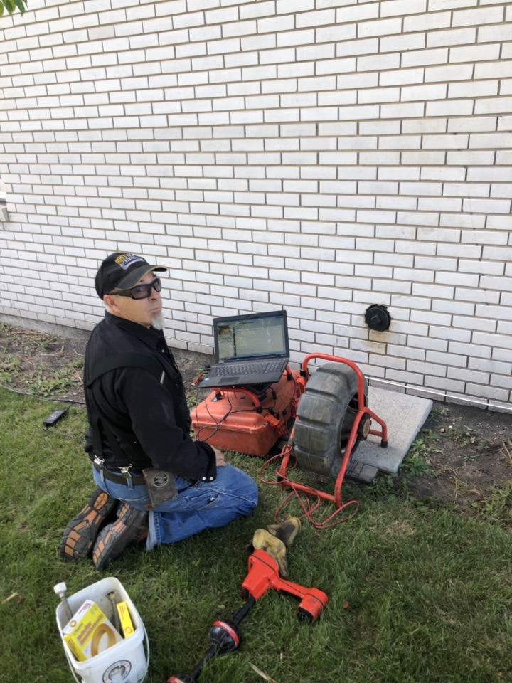 Thorncliffe, AB - Sewer repair Camera sewer from cleanout outside building. Plumber required Thorncliffe, AB - Sewer repair Camera sewer from cleanout outside building. Plumber required