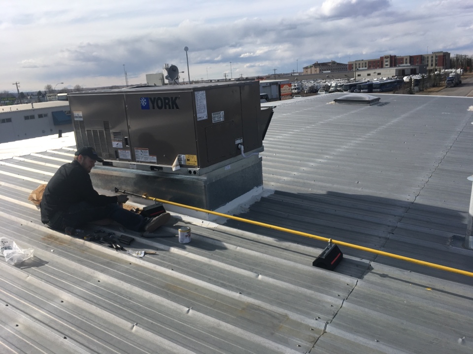 Airdrie, AB - Gas fitter needed rooftop unit connect  Airdrie, AB - Gas fitter needed rooftop unit connect